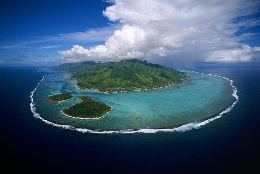 Острова Mo’orea atoll, Французская Полинезия (17°29’ S, 149°56’W)