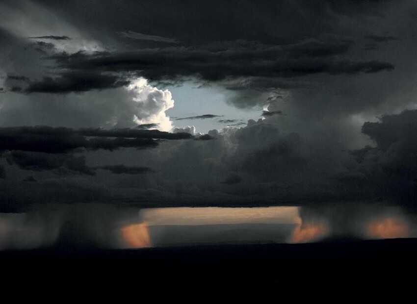 Буря над Loita Hills, Кения (1°50’ N, 35°80’ E)