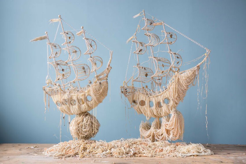 Корабли, сделанные из жемчужных ожерелий