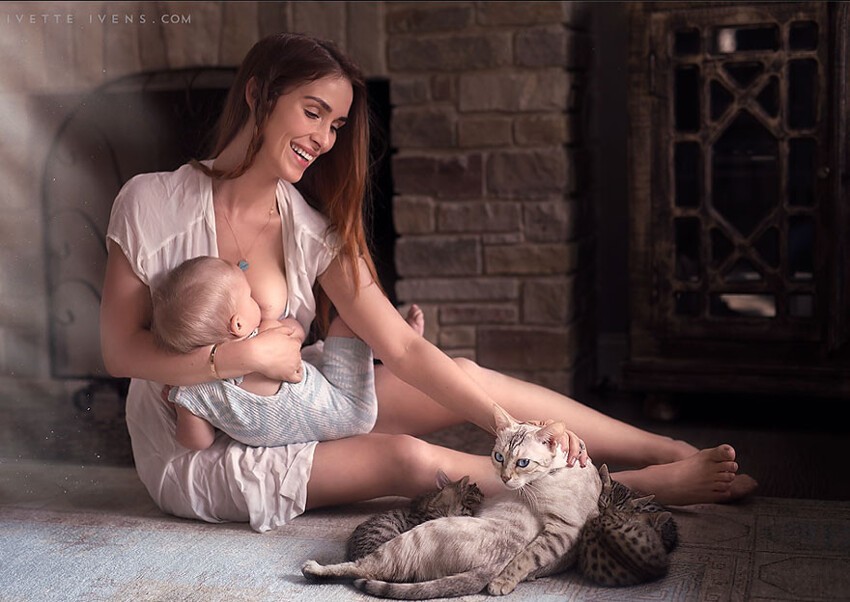 Потрясающие снимки матерей, кормящих грудью на публике
