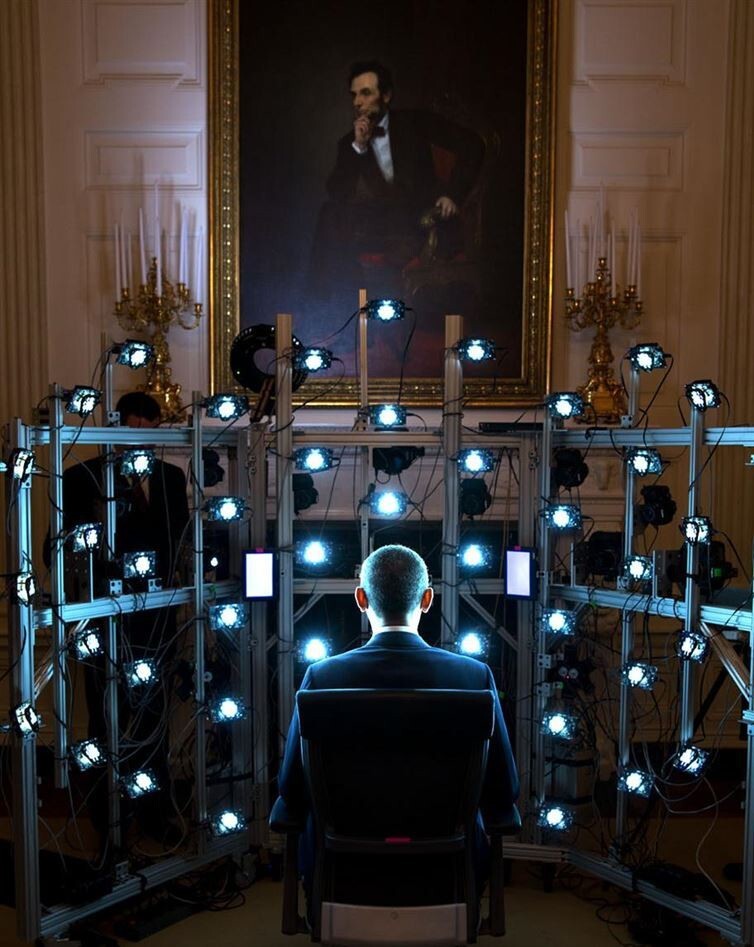 10. Барак Обама, позирующий для своего 3D-портрета