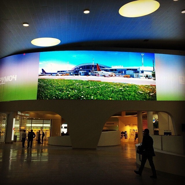 Аэропорт Курумоч и установленный там экран
