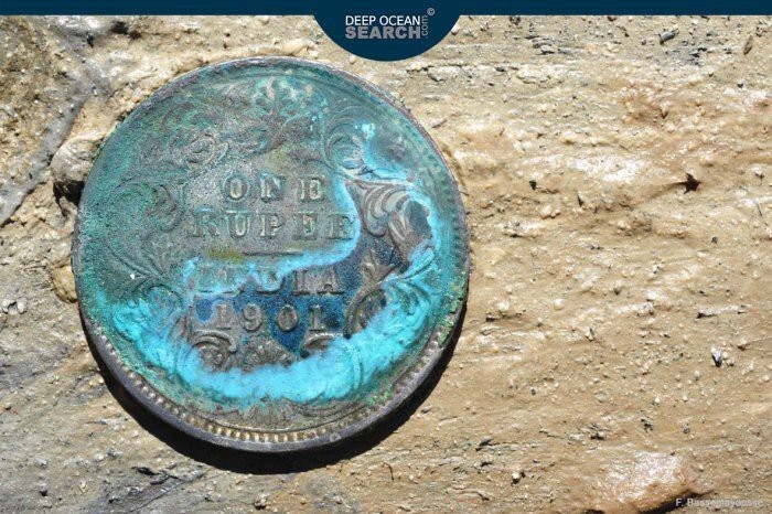 На глубине 5км найден клад серебряных монет