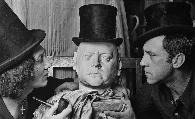 Здесь и далее- Владимир Высоцкий и Михаил Шемякин в парижской мастерской художника. Фото Пьера Бернара. 1977 год.