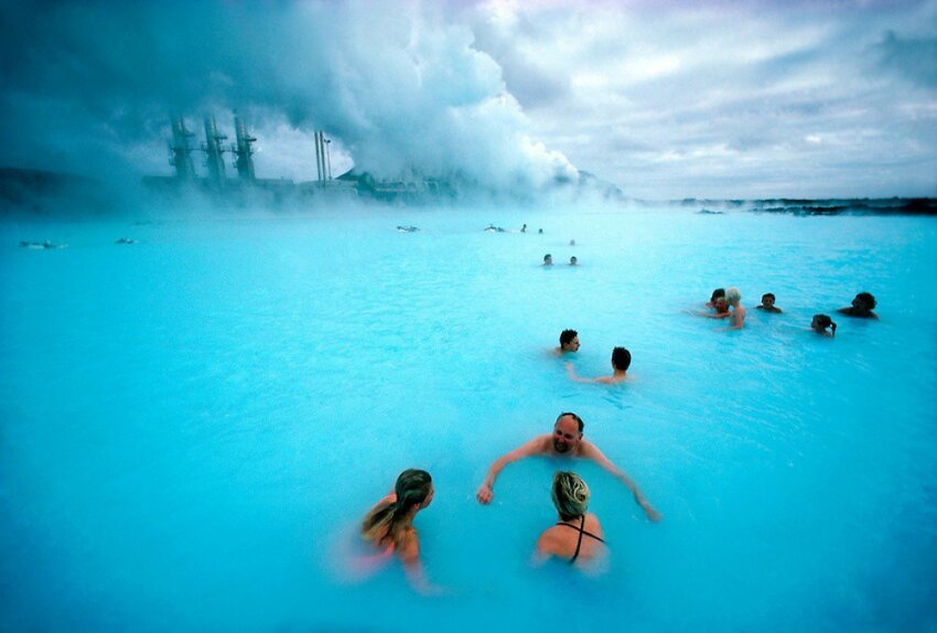 Голубая лагуна — уникальный природный бассейн под открытым небом.