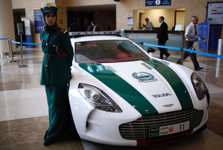3. Aston Martin One-77. Дубай — Объединённые Арабские Эмираты.