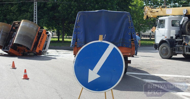 В Бресте пьяный водитель перевернул каток