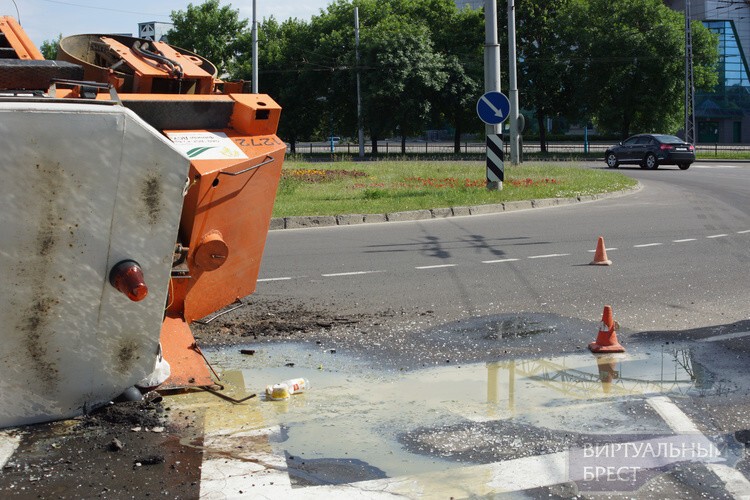 В Бресте пьяный водитель перевернул каток