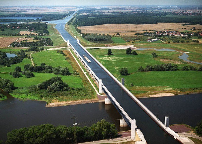 Магдебургский водный мост, 918 метров (Германия)