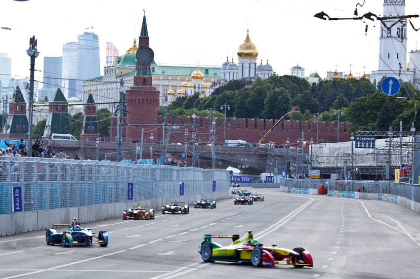 Электрические гонки в Москве
