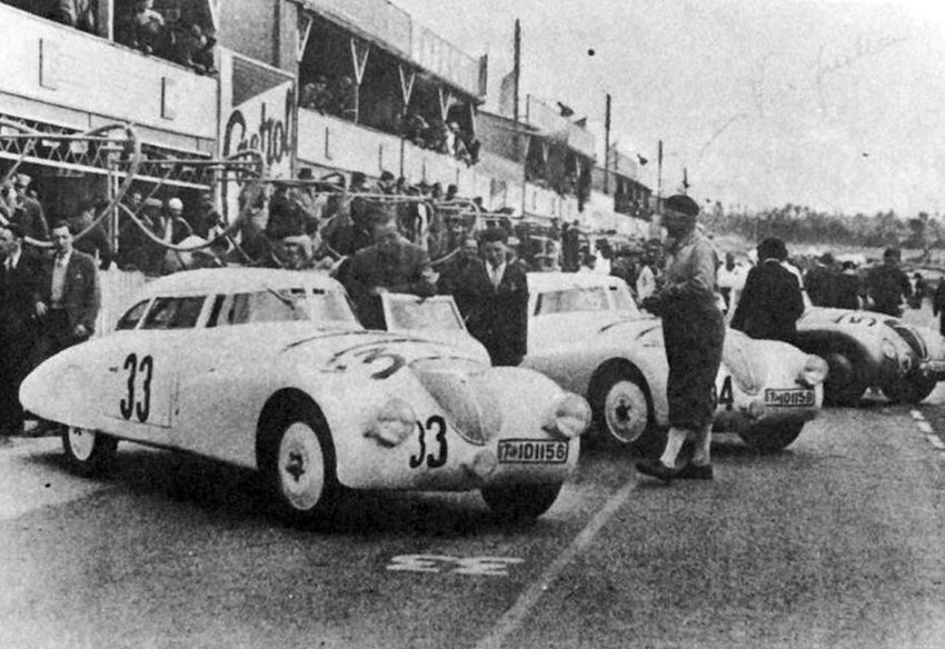 1937 – Adler Super Trumpf Rennlimousine. Шестое место на финише.