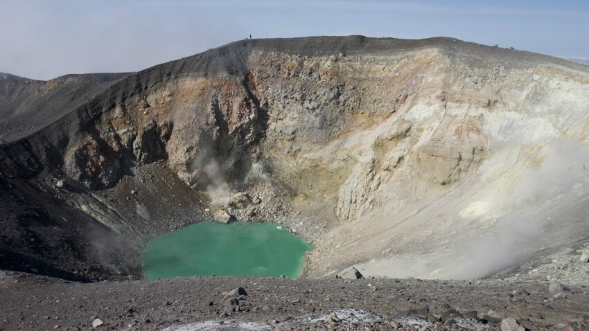Эбеко (Последнее извержение: 2010 год).