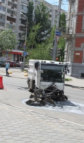 Портрет на дорожной яме.