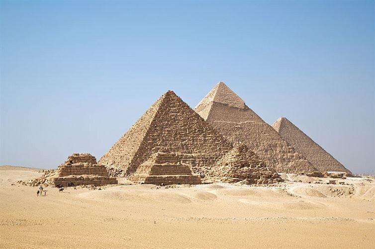 5. Когда строились пирамиды Гизы, на планете все еще жили шерстистые мамонты 