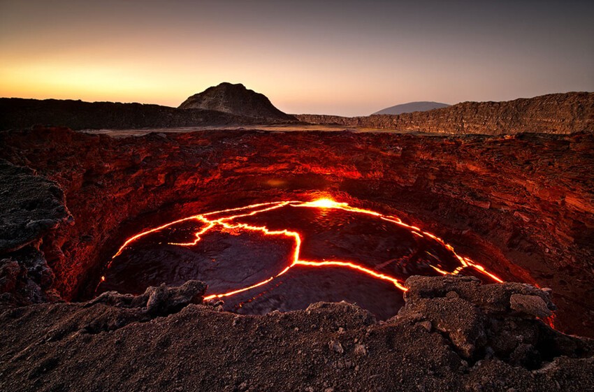 Лавовое озеро вулкана Эрта Але в Эфиопии.
