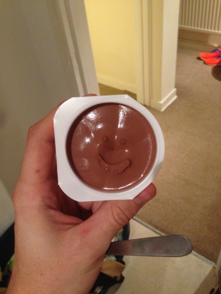 Йогурт улыбается
