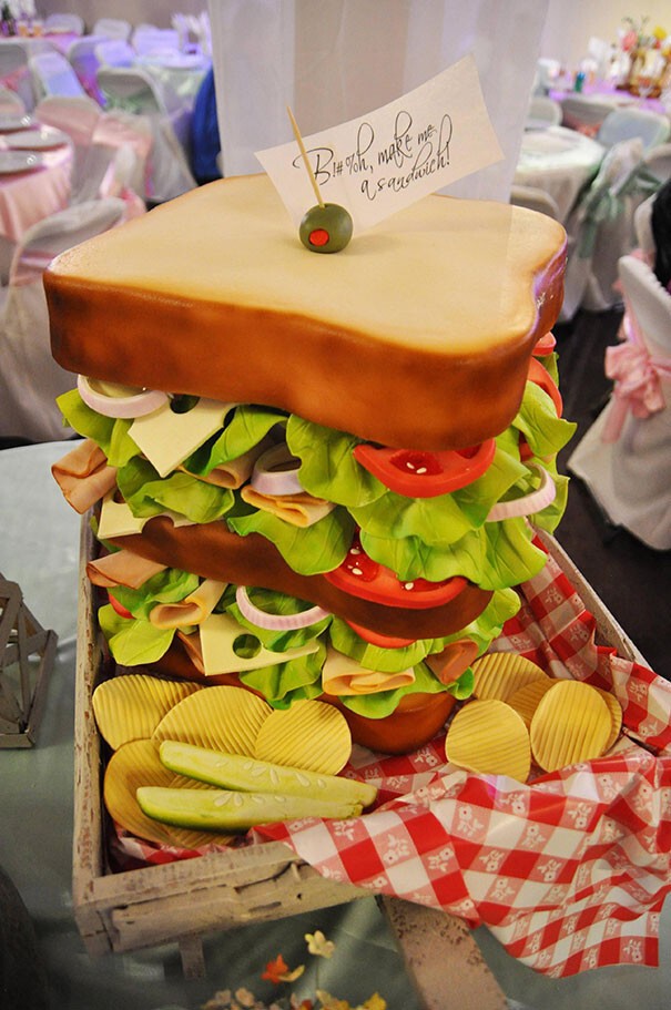 13. Огромный сэндвич