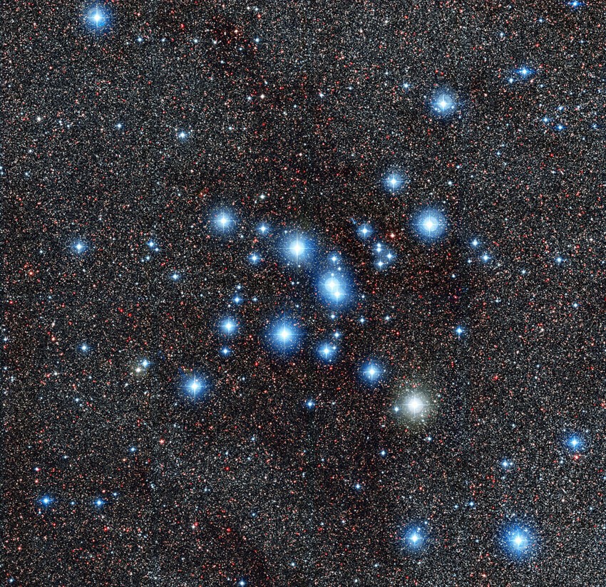 В обсерватории ESO Ла Силья в Чили получили новое изображение звездного скопления Мессье 7.