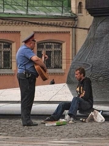 Запад загневает а в России всё отлично!