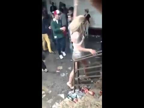 Танцы пьяных девушек  