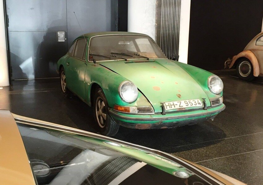 Найденный спустя 35 лет в гараже Porsche