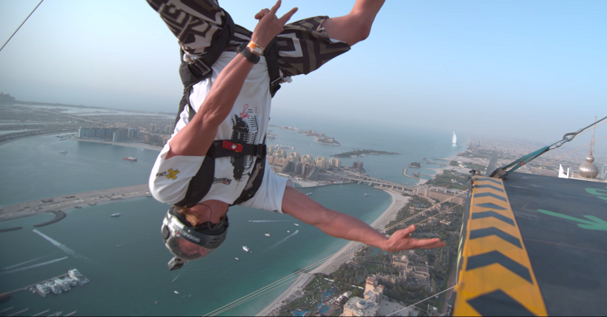 Невероятные прыжки с высоток в Дубае