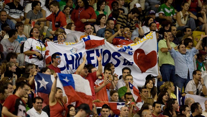 В Чили ликование футбольных фанатов закончилось беспорядками
