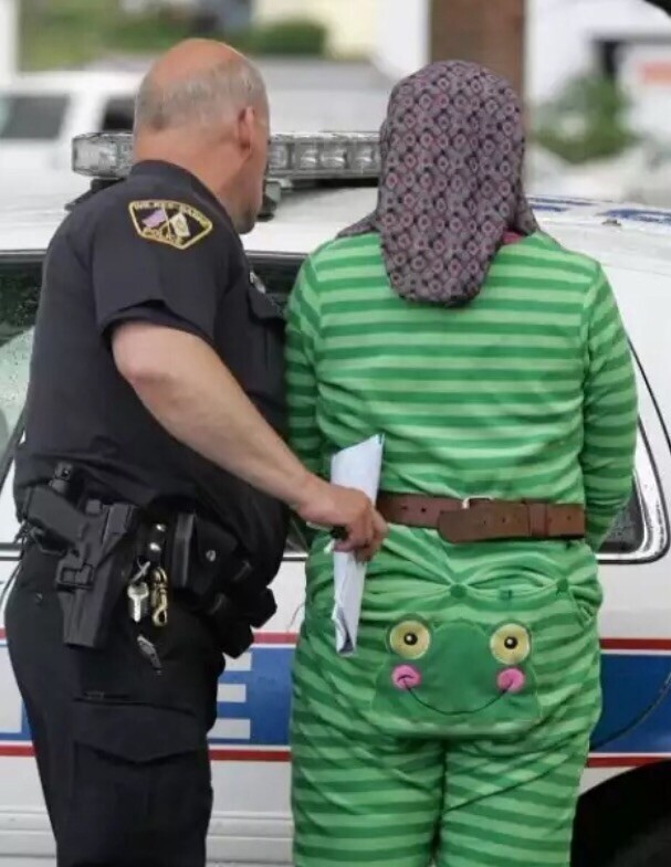 Арестовали в пижаме