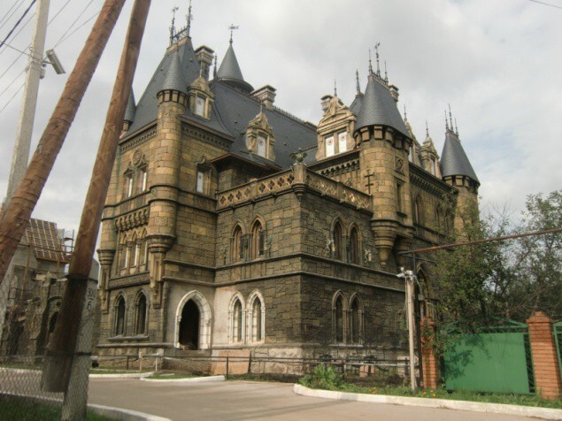 Замок Гарибальди в селе Хрящёвка Самарской области