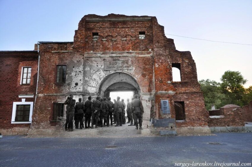 Связь времен: Брестская крепость 1941–2015