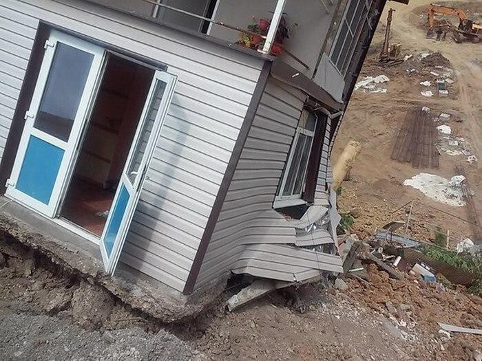 В Сочи по вине застройщика обрушился жилой дом 
