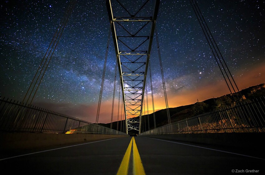 Zach Grether «Мост из земли в небо».