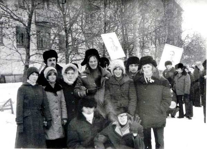 20 ностальгических фото о том, что носила советская молодежь