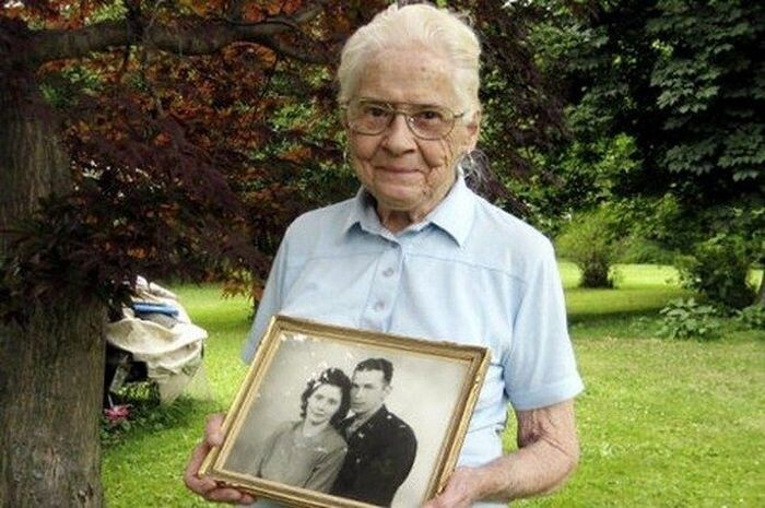 Выкопанные мертвецы