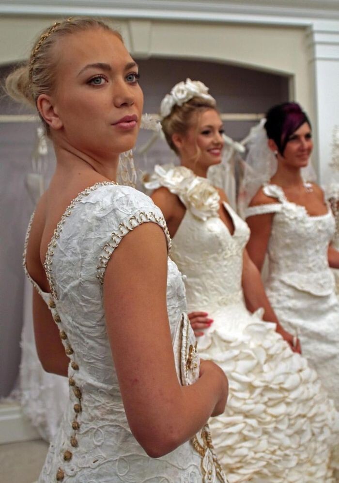 Конкурс свадебных платьев из туалетной бумаги