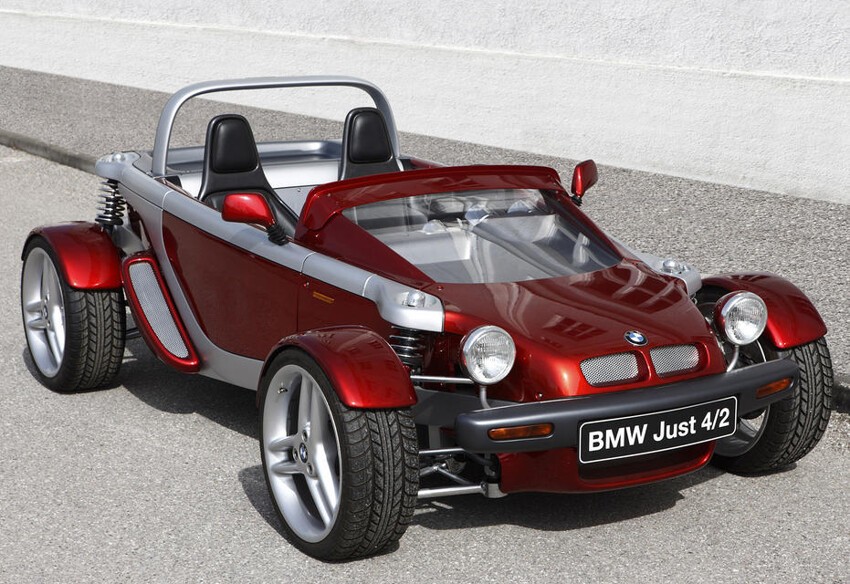 Концепт-кар BMW Just 4/2 показали в 1995-м. Название прототипа расшифровывается «Для двоих» (Just for two).