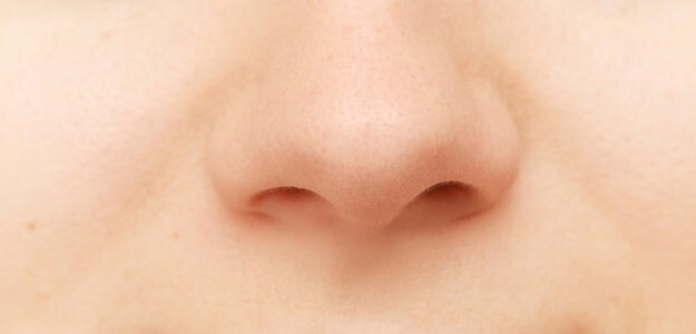 3. Многие люди дышат преимущественно через одну ноздрю 