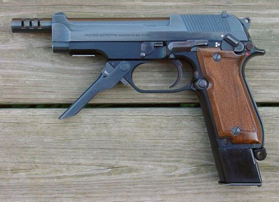 Beretta 93R (Италия)