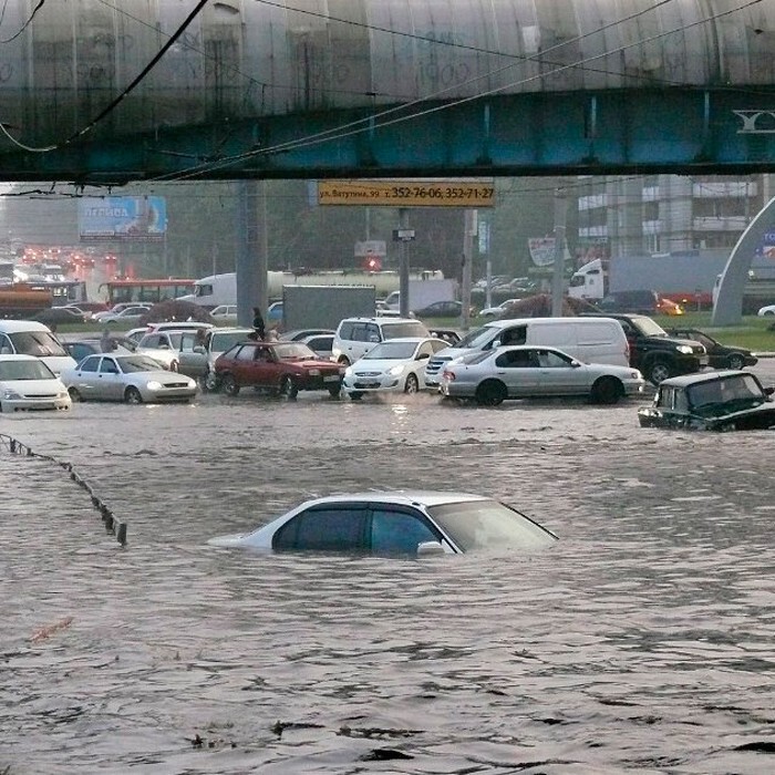 Как правильно плавать на машине во время потопа