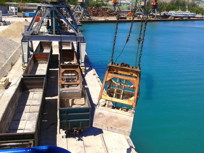 Феодосийский Морской торговый порт