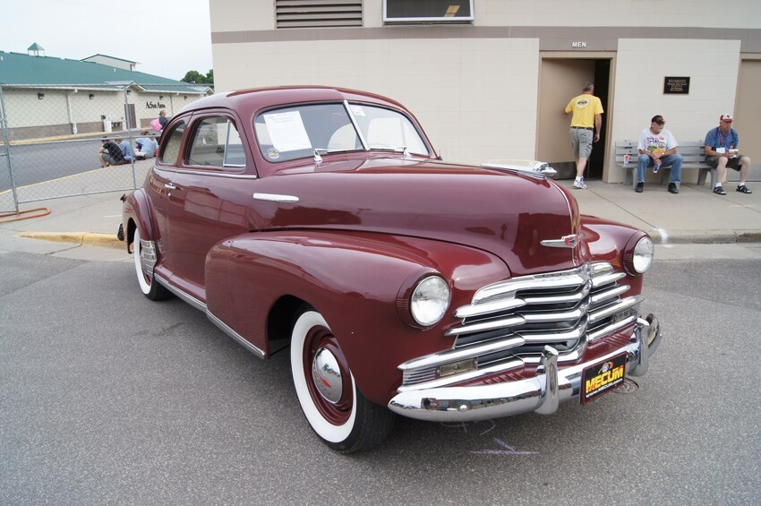 1946 год, Chevrolet Stylemaster Coupe. Автомобиль производился всего три года, с 1946 по 1948 год и не получил продолжения в виде второго поколения.