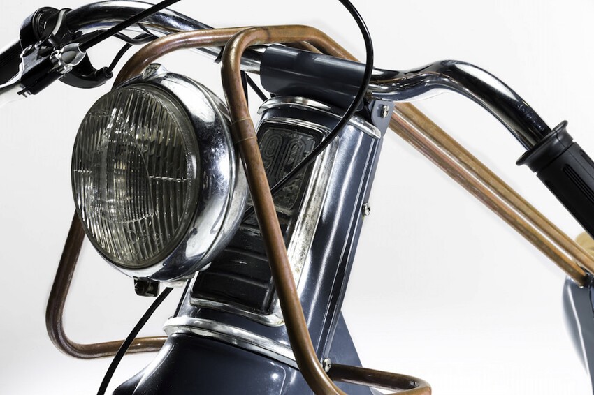 Мотоцикл ретро-дизайна на электрическом двигателе