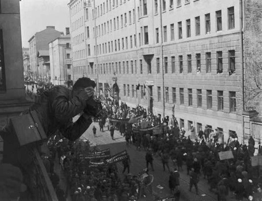1932 год. Первомайская демонстрация в Москве.