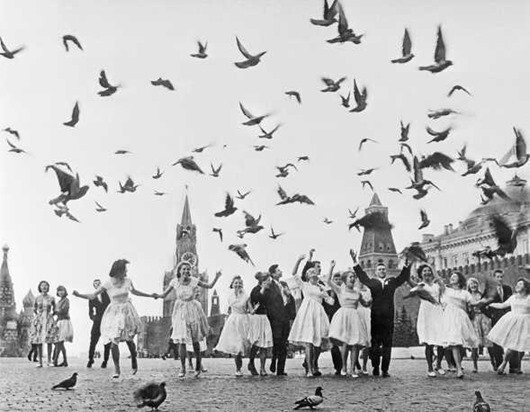 1961 год. Выпускники московских школ на Красной площади.