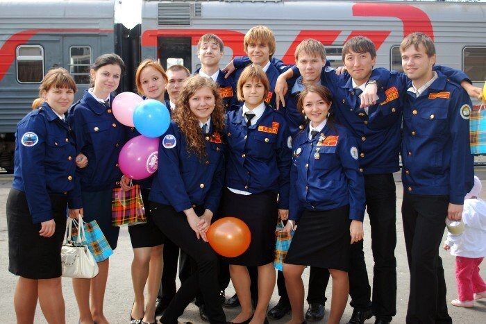 Общественные молодёжные движения в России