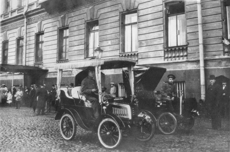 Первые таксомоторы (такси) в Санкт-Петербурге. 1908г.