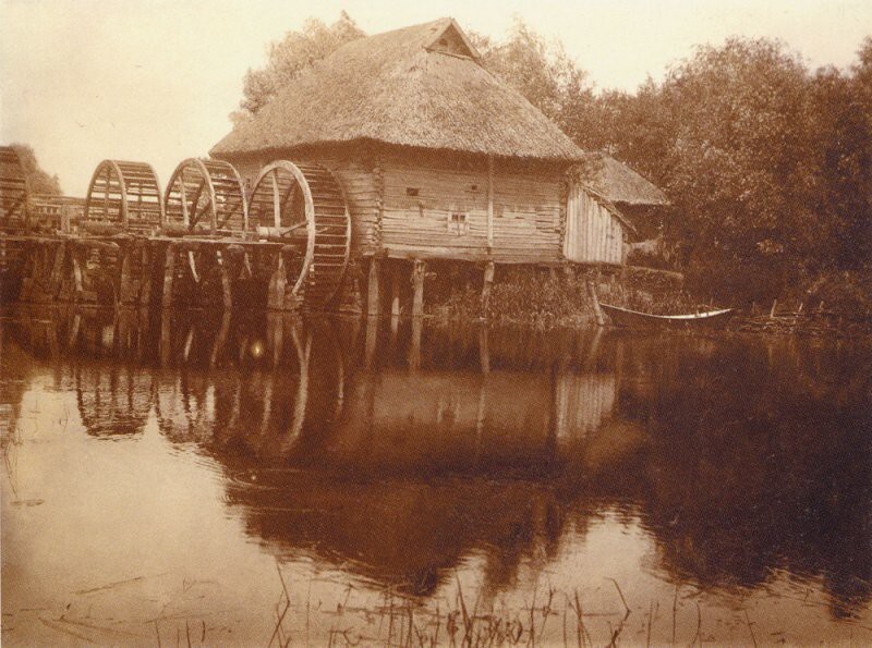 Водяная мельница с тремя колесами 1910г. Река Ворскла. 