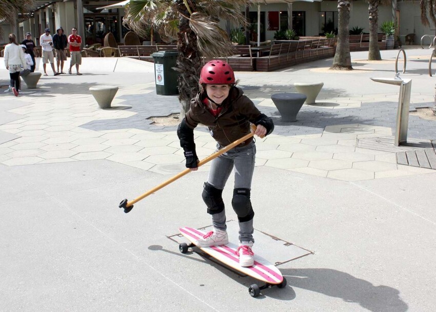 Берегись мои коленки! : Девушки на скейтбордах