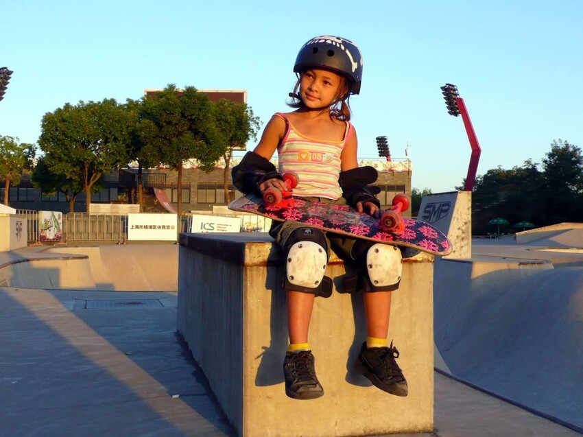 Берегись мои коленки! : Девушки на скейтбордах