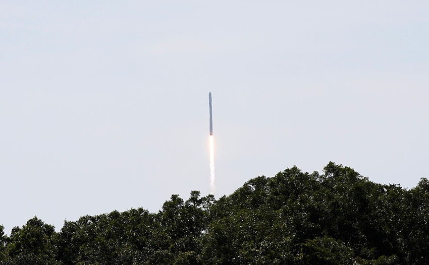 Американская ракета Falcon 9 взорвалась спустя три минуты после взлета
